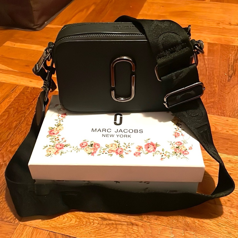 Marc Jacobs Black Crossbody Snapshot Bag with Silver Hardware